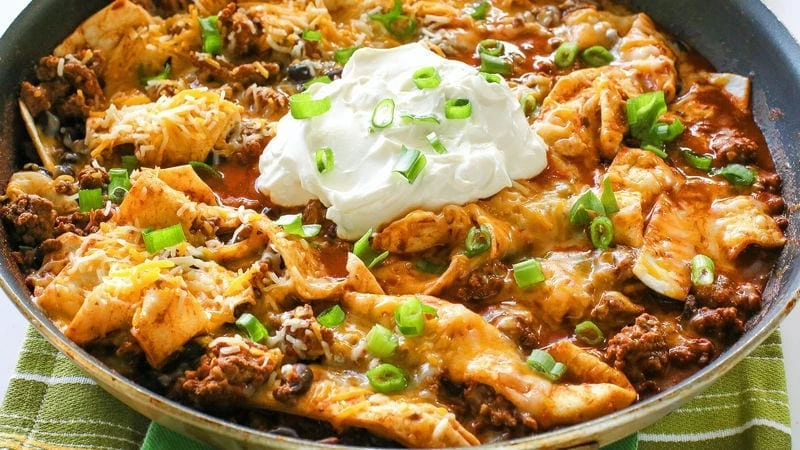 30 Quick and Easy Dinners - 1 Easy Beef Burrito Skillet