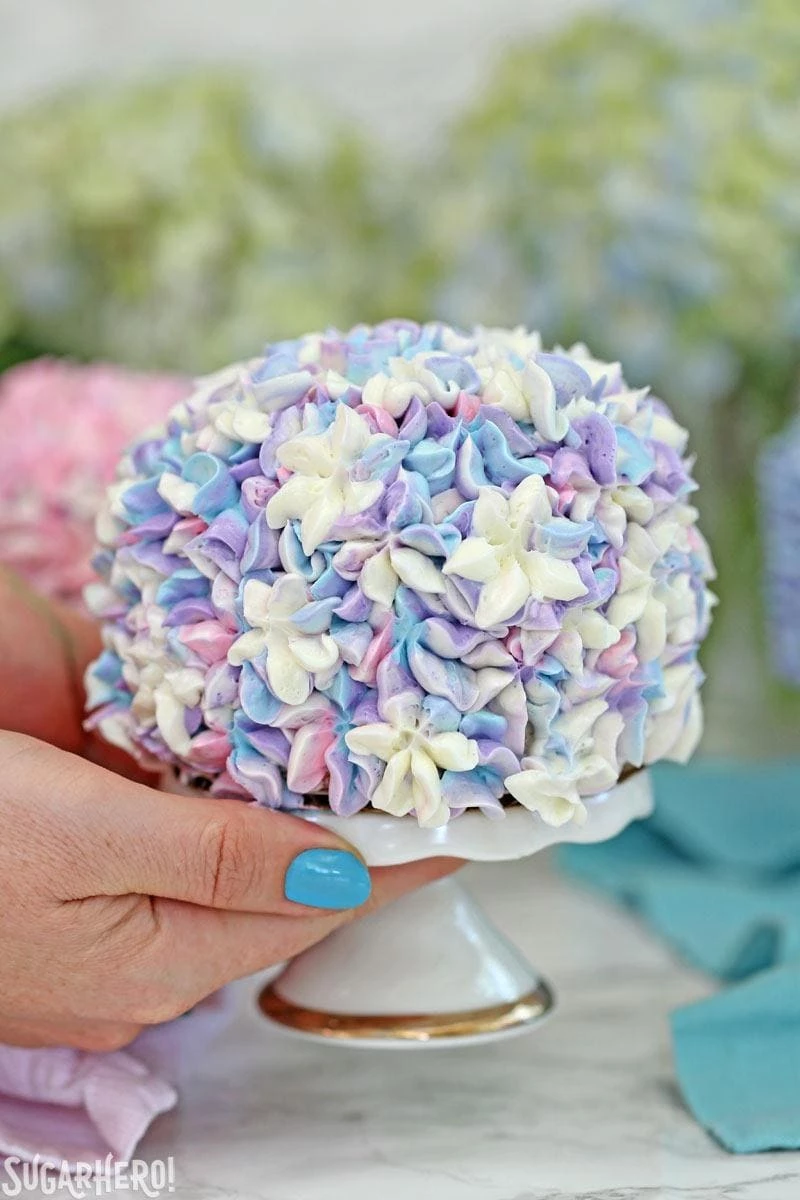 13 Beautifully Decorated Cakes - Cake Decorating - Hydrangea Cake