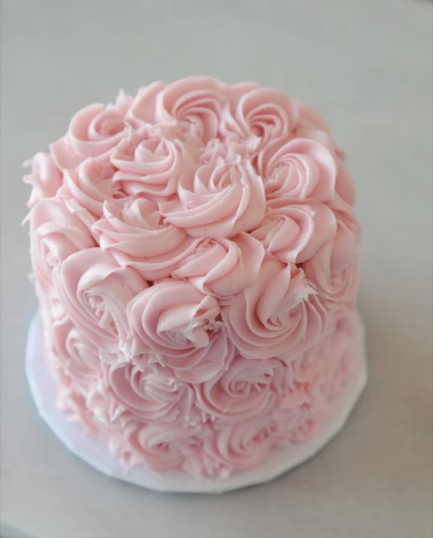 13 Beautifully Decorated Cakes - Cake Decorating - Rose Cake